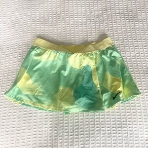 Nike Green and Yellow printed skirt girls size large